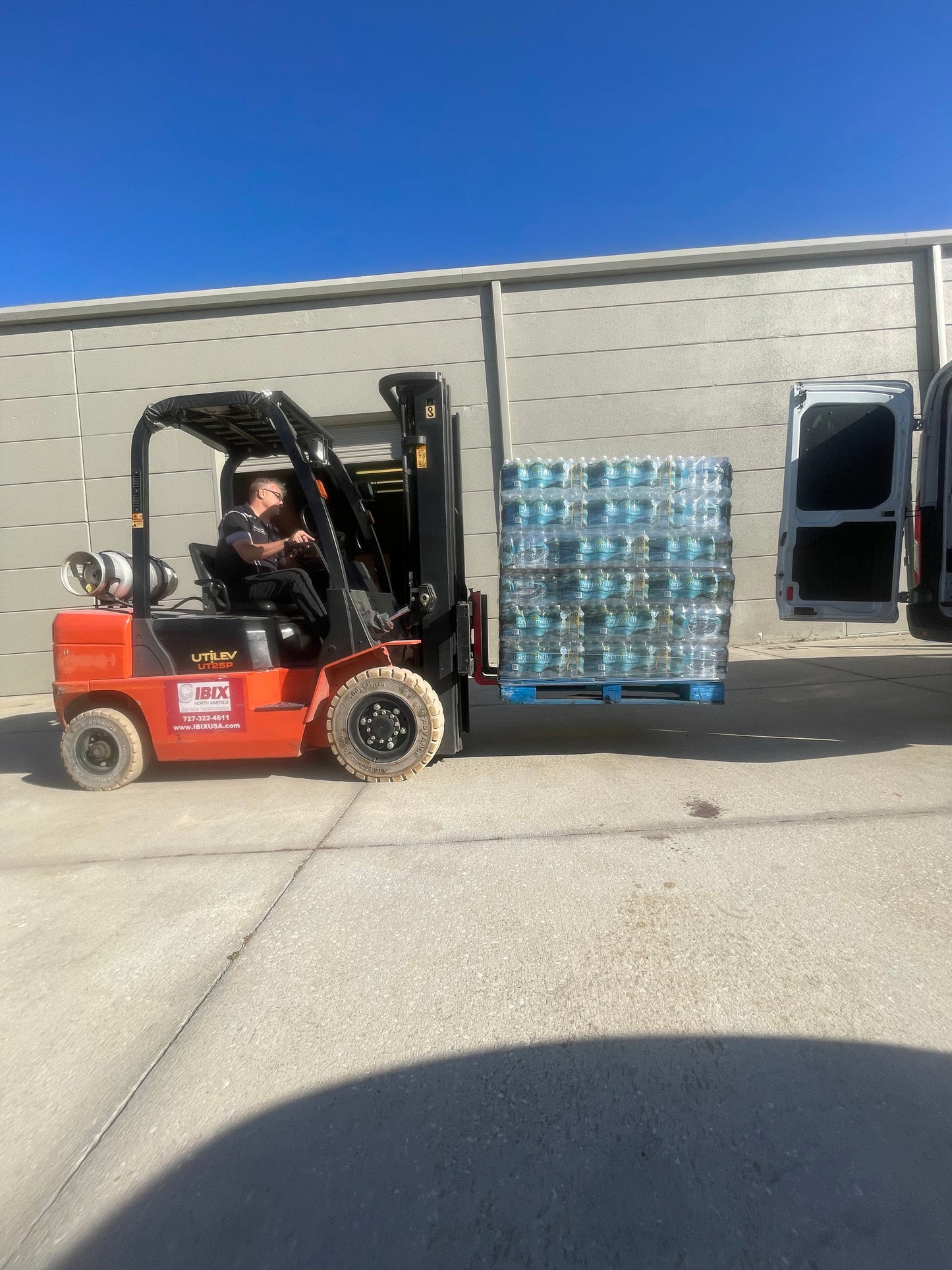 Zephyrhills Natural Spring Water – Full Pallet (1,920 Bottles, 16.9 oz)