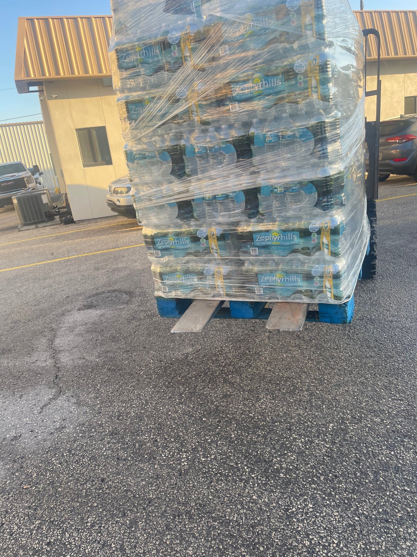 Zephyrhills Natural Spring Water – Full Pallet (1,920 Bottles, 16.9 oz)